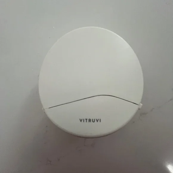 Vitruvi: Push plug in diffuser from Jilly Box. - Picture 1 of 5